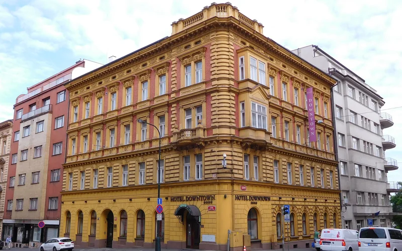 EA Hotel Downtown