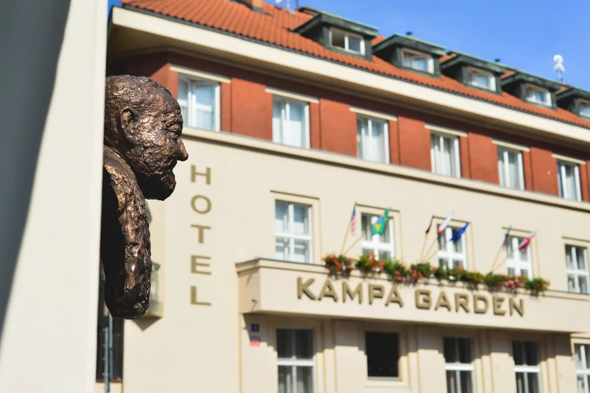 Kampa Garden