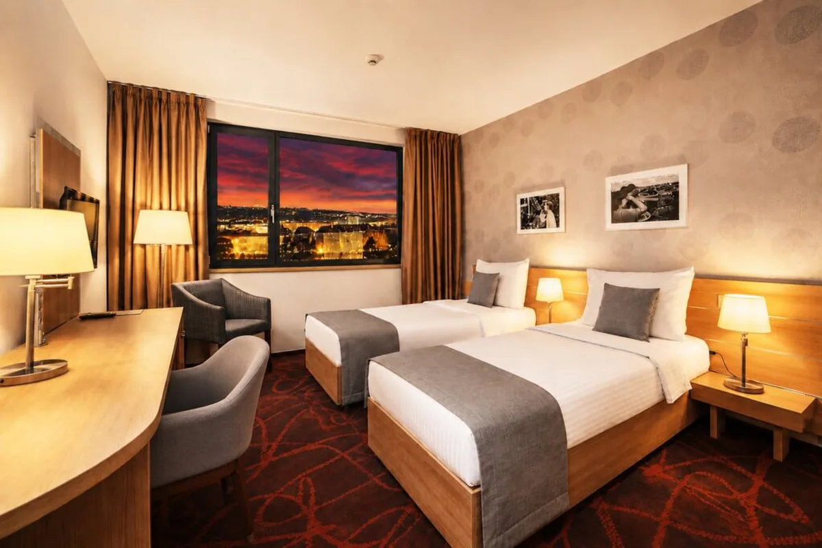 Iris Hotel Eden
