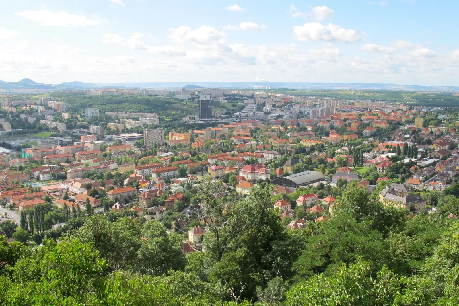Most — cíl transferu z letiště Praha